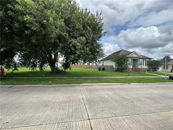 Chalmette, LA 70043,8517 Patricia Street