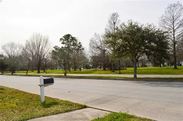 New Orleans, LA 70124,West End Boulevard