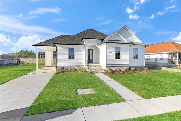 8520 Creole Drive, Chalmette, LA 70043