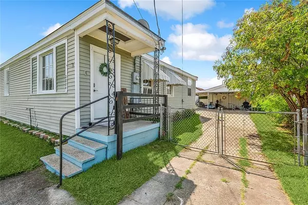 2824 Lloyds Avenue, Chalmette, LA 70043