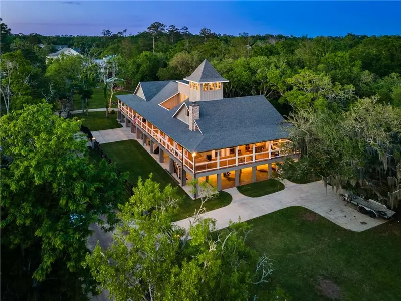 115 Holly Street, Mandeville, LA 70448