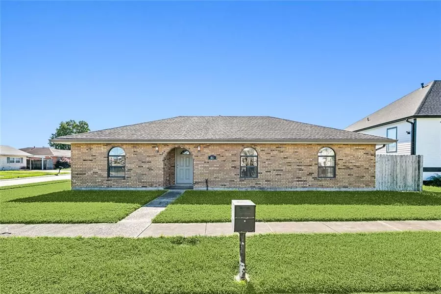 812 Ellen Drive, Chalmette, LA 70043