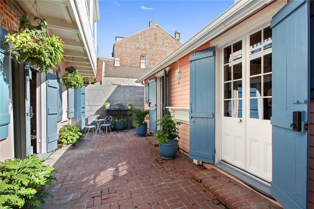 941-943 Toulouse Street, New Orleans, LA 70112
