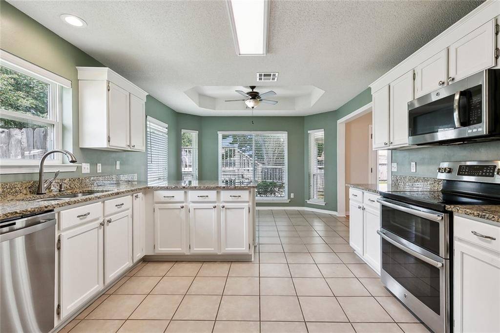 Marrero, LA 70072,4740 Red Oak Drive