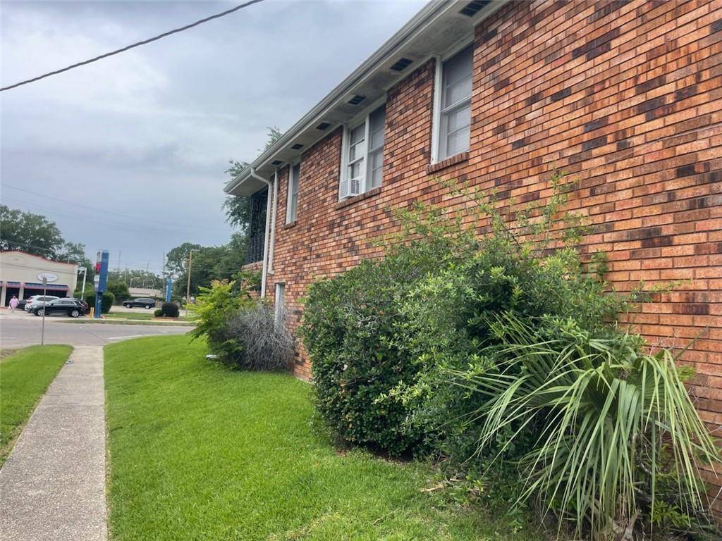 New Orleans, LA 70122,3218-19 Gentilly Boulevard