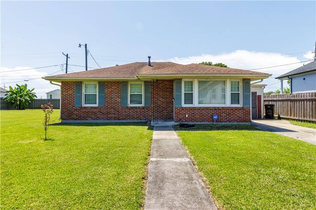 82 Packenham Avenue, Chalmette, LA 70043