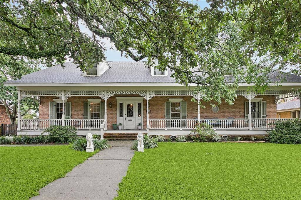 1718 Leon C Simon Drive, New Orleans, LA 70122