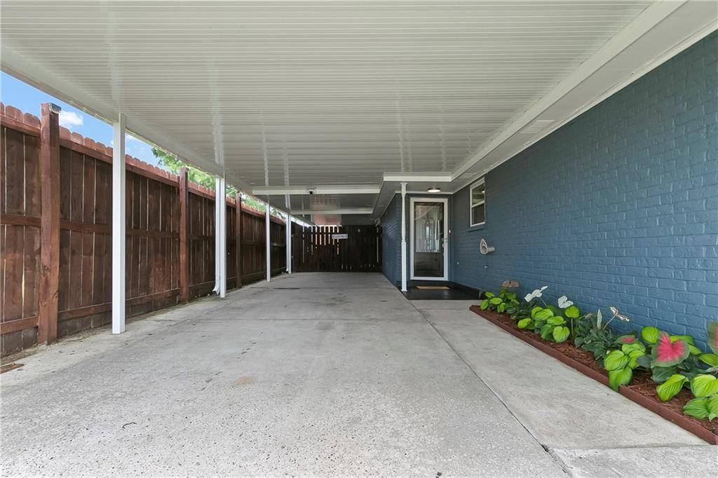Violet, LA 70092,3309 Oak Drive