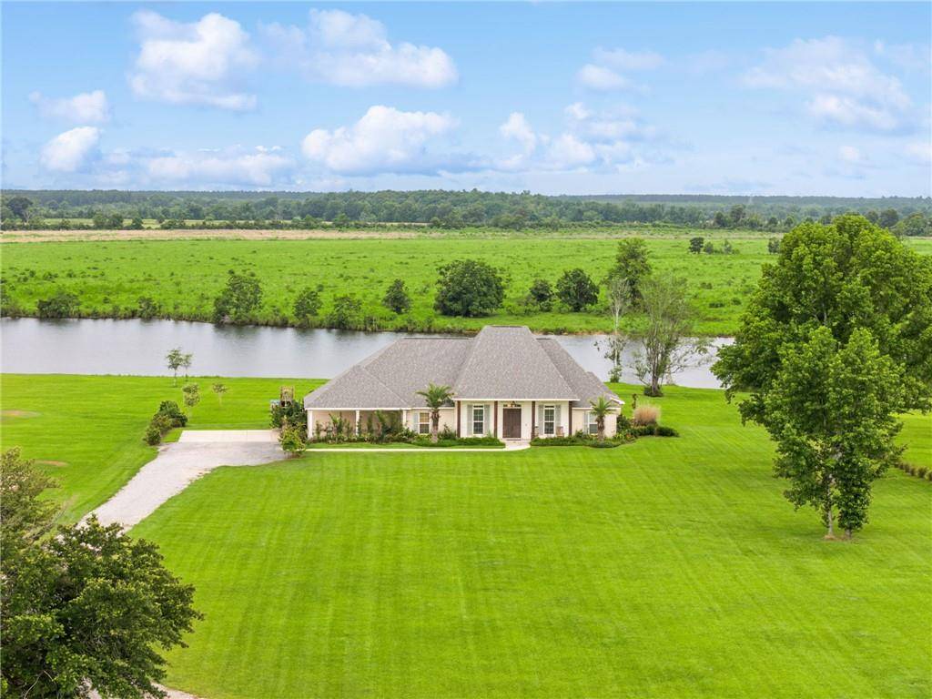 122 Highland Crest Drive, Covington, LA 70435