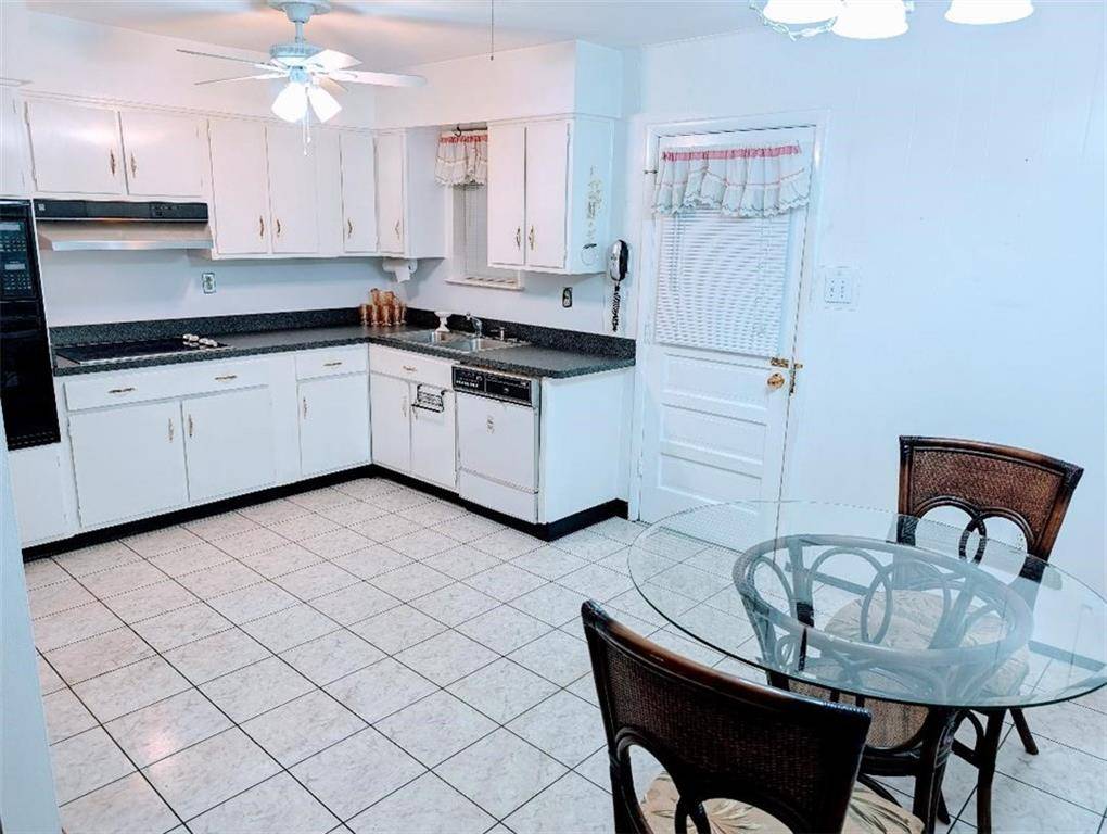 Metairie, LA 70001,1116 Carnation Avenue