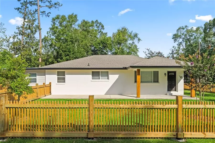 742 Lamarque Street, Mandeville, LA 70448