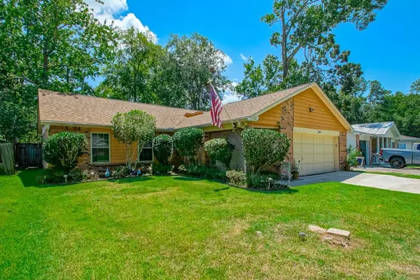 Mandeville, LA 70471,220 Forest Loop