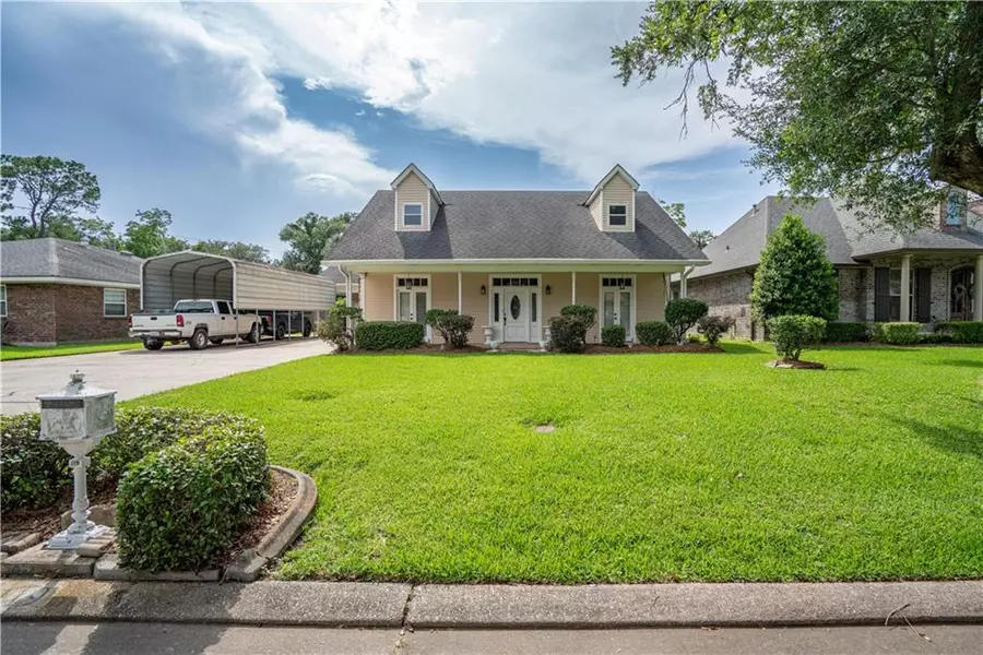 119 Gondrella Drive, Belle Chasse, LA 70037