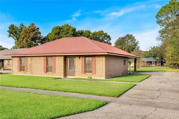 1311 S Shirley Avenue, Gonzales, LA 70737