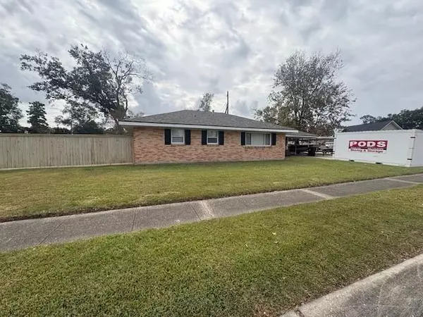 631 Stratford Drive, Harahan, LA 70123