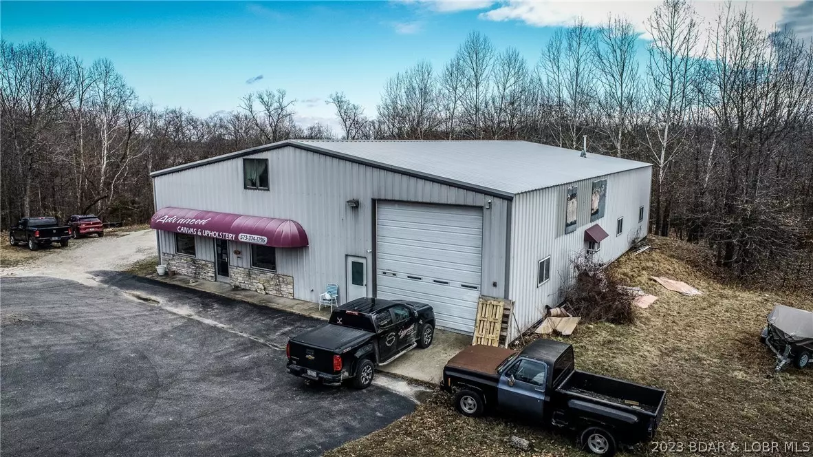 Laurie, MO 65038,141 Sherman Ridge RD
