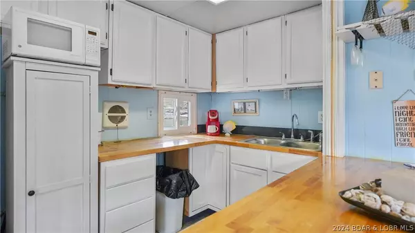 Sunrise Beach, MO 65079,131 Betlo Park DR
