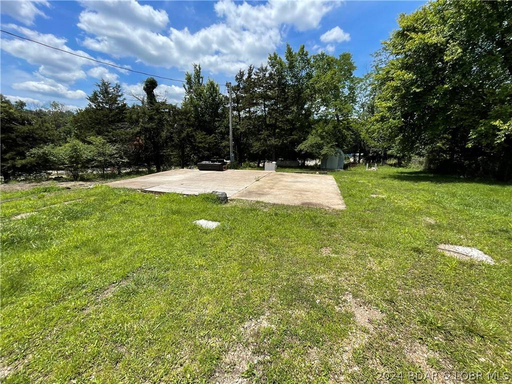 2021 Purvis RD, Sunrise Beach, MO 65079