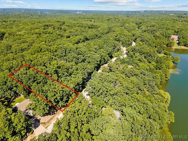 Lake Ozark, MO 65049,425 Albany DR