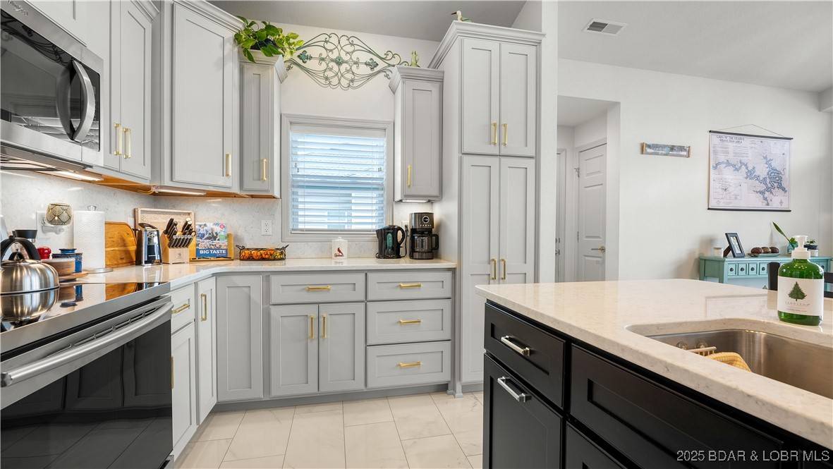 Camdenton, MO 65020,682 Summer Place DR #3A