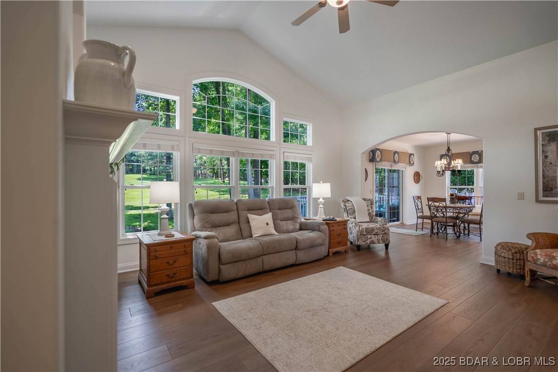13 Avilia DR, Sunrise Beach, MO 65079
