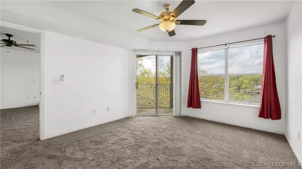 1481 Ledges DR #C22, Osage Beach, MO 65065