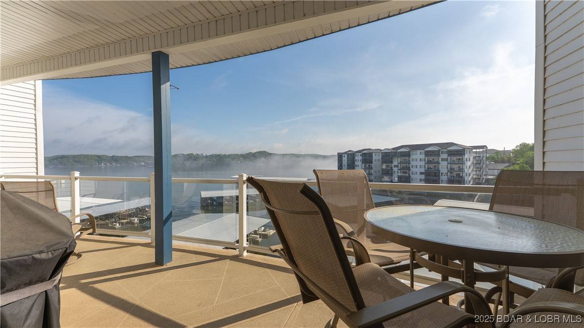 183 Upper Monarch Cove CT #4E, Lake Ozark, MO 65049