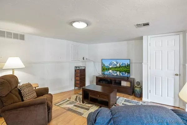 Rocky Mount, MO 65072,36 Knox RD