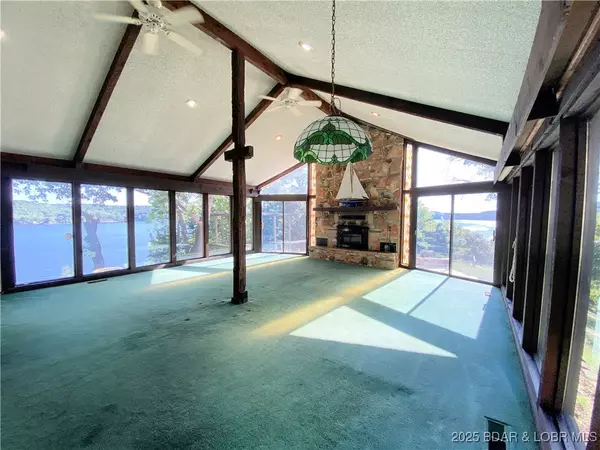 Roach, MO 65787,64 Fox Point DR