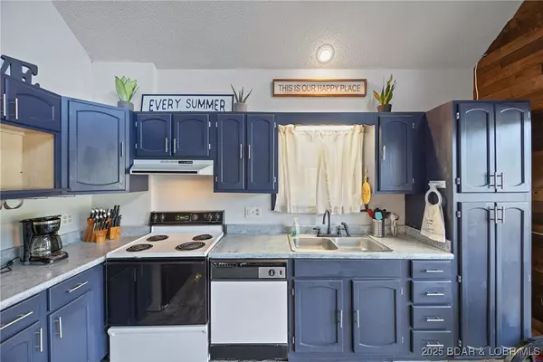 Roach, MO 65787,451 Deer Trail DR