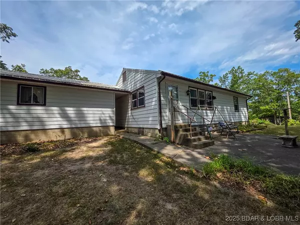 32452 N Ivy Bend Rd,  Stover,  MO 65078