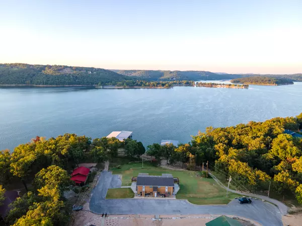 92 Ashlee Marie Lane,  Kimberling City,  MO 65686