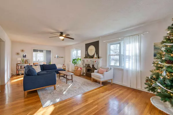 Ozark, MO 65721,102 N 6th Avenue