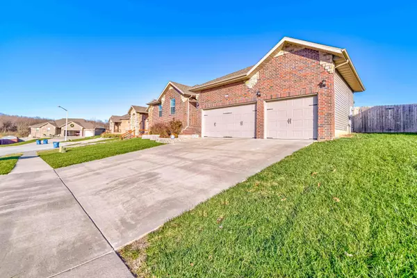 Ozark, MO 65721,1802 N Undershot Court