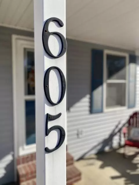 Ozark, MO 65721,605 E Crossland