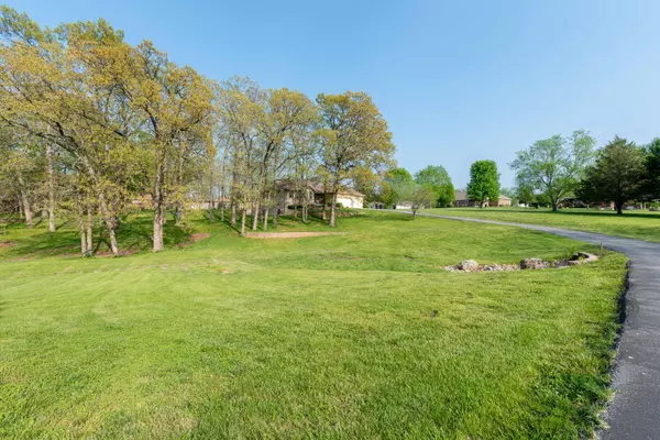 Ozark, MO 65721,124 Oak Tree Circle