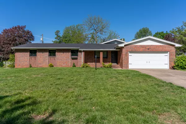 2231 S Oak Grove Avenue,  Springfield,  MO 65804