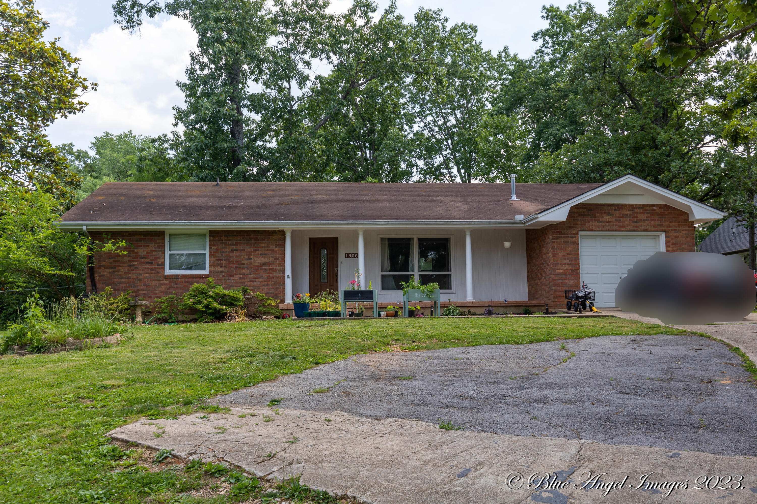 1906 Gibson Avenue,  West Plains,  MO 65775