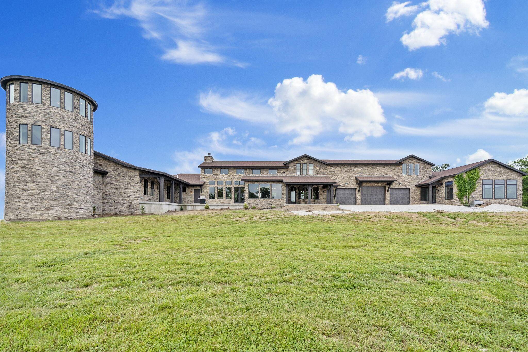 Branson, MO 65616,395 Tracy Street