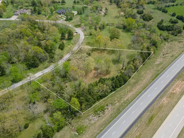 Bolivar, MO 65613,4269 S 93rd Road