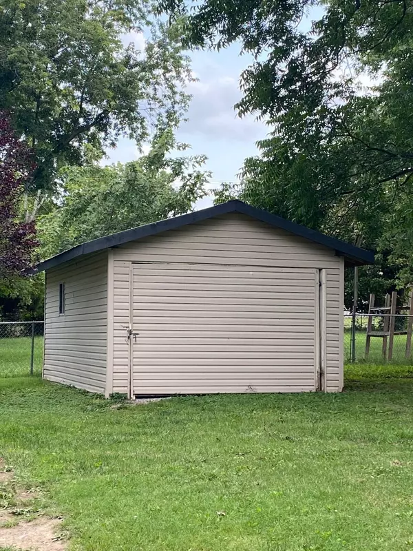 Alton, MO 65606,201 Pine Street