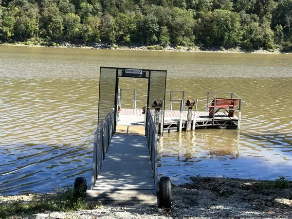 Cape Fair, MO 65624,403 Cane Cove Road