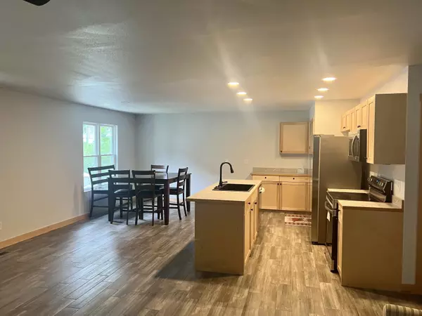 Neosho, MO 64850,811 S Wood Street