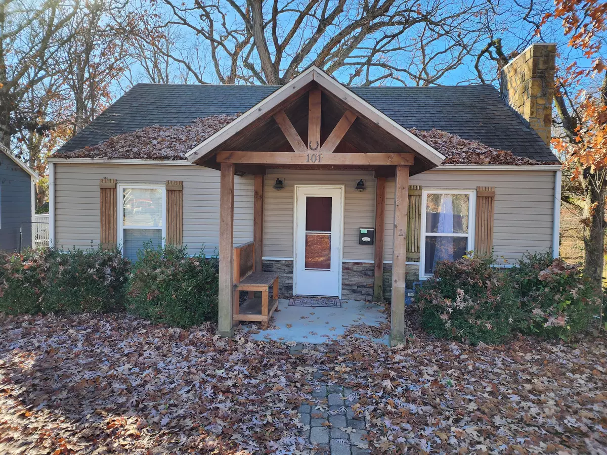 Neosho, MO 64850,101 E Grand Avenue