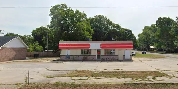 150 N Grand Avenue Avenue, Greenfield, MO 65661