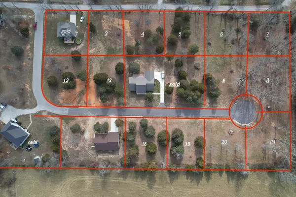 9 Cedar Lane, Willow Springs, MO 65793