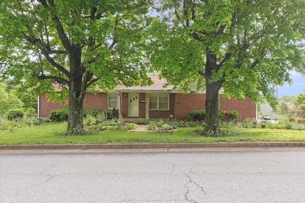 1306 N Kentucky Avenue, West Plains, MO 65775