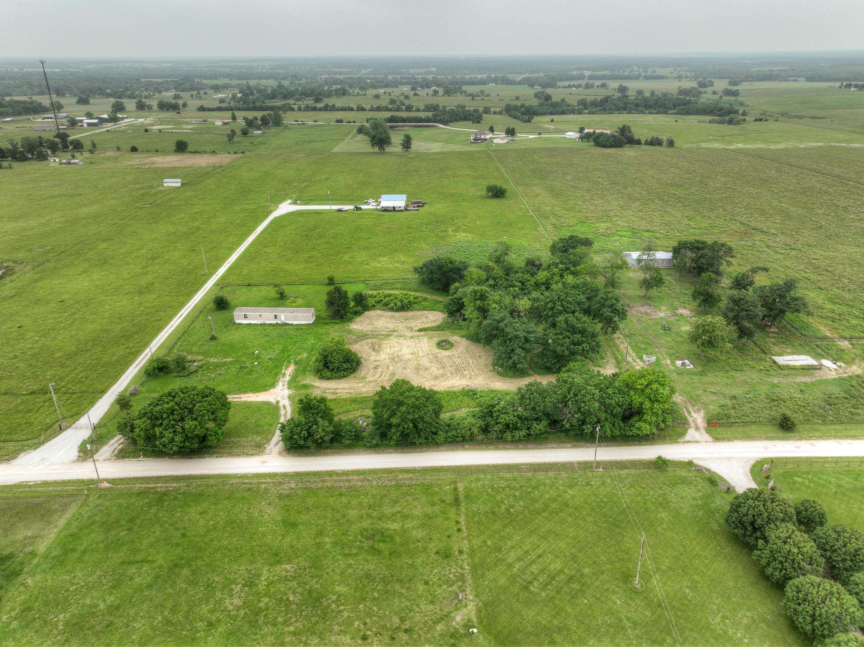 Diamond, MO 64840,16819 Cherry Road