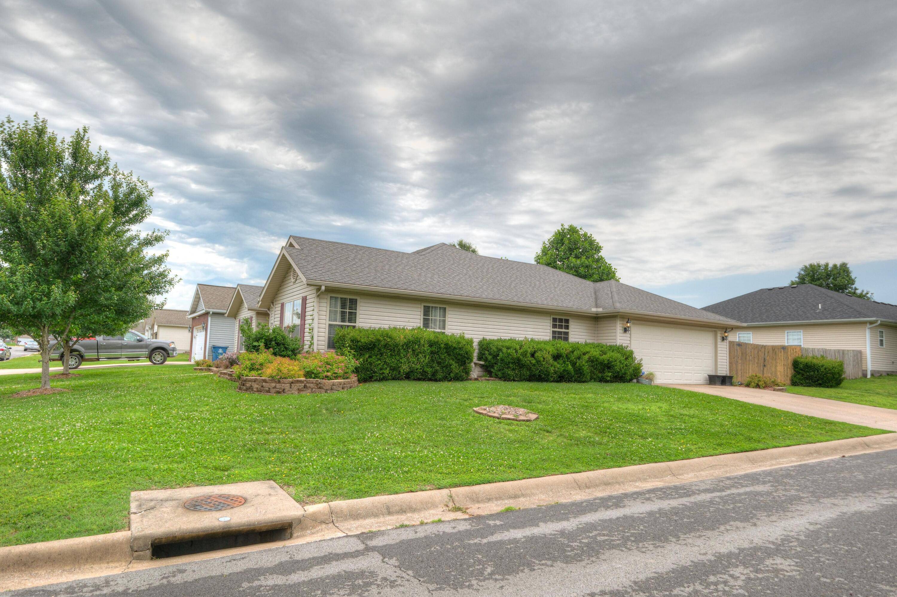 Neosho, MO 64850,1935 Verdant Avenue