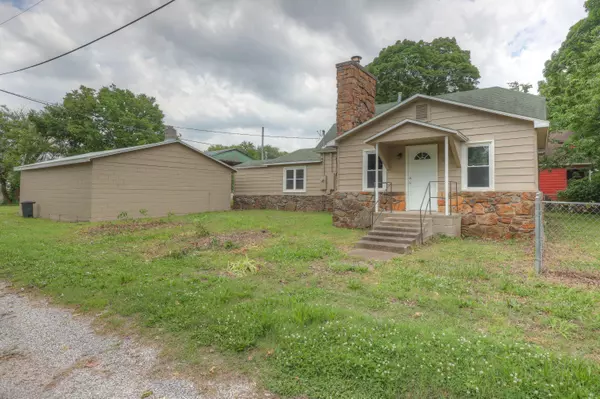 125 W 2nd Street,  Neck City,  MO 64849